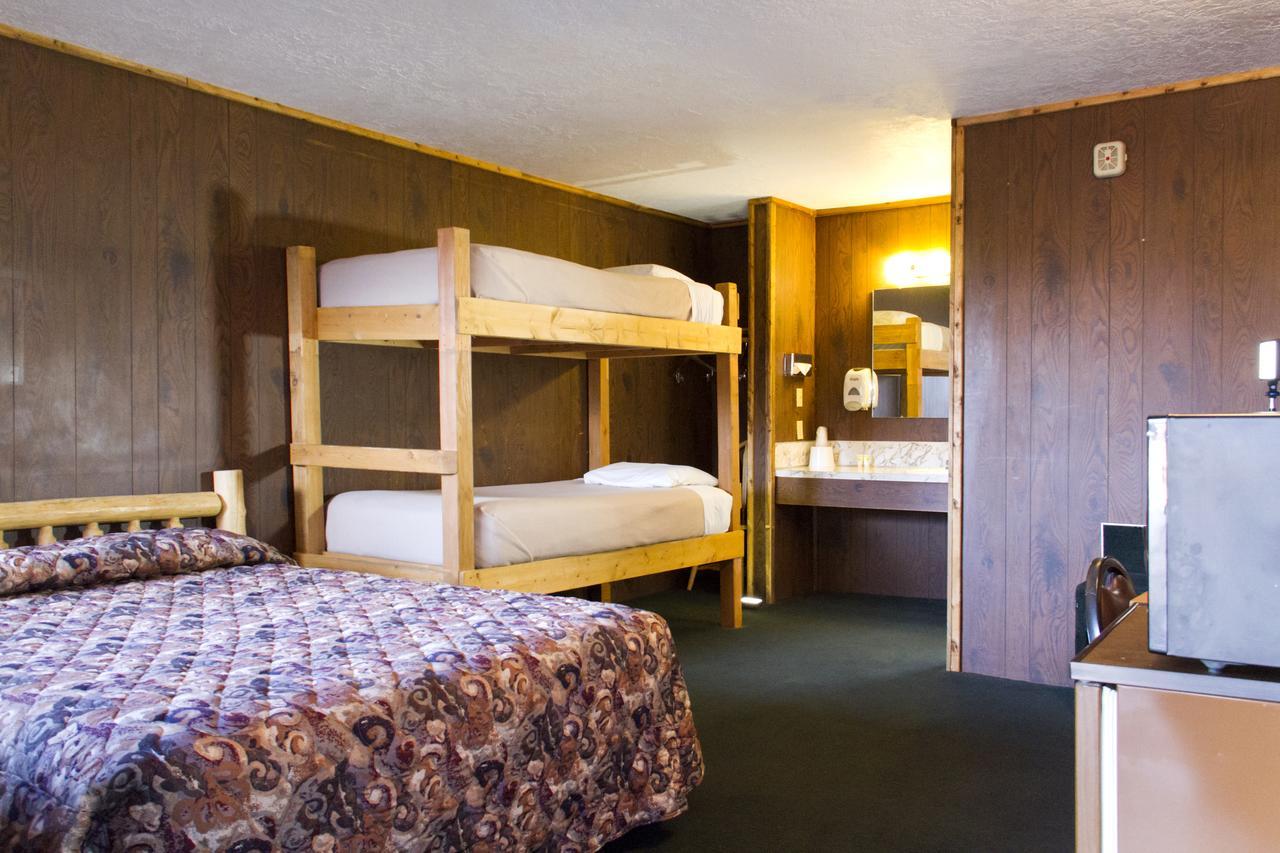 The Village Inn Motel & Restaurant Challis Dış mekan fotoğraf