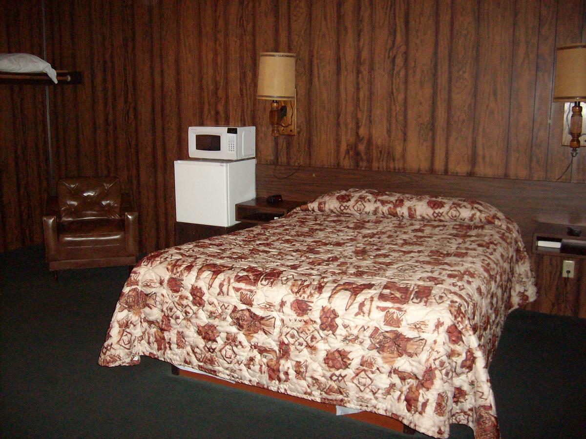 The Village Inn Motel & Restaurant Challis Dış mekan fotoğraf
